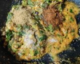 A picture of step 5 of Lehsooni palak.