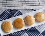 A picture of step 5 of Bánh Pía Using an Air Fryer.