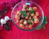 A picture of step 2 of Leftover moong pakora chaat.