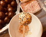 Nagyon egyszerű Cake- pops recept fázis 3 fotója