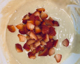 Foto del paso 5 de la receta: Bizcocho de nata montada🍦y fresas🍓!