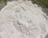 A picture of step 2 of Veg Cheese Paneer Pan Pizza.