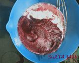 A picture of step 2 of Beetroot Idli.