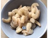 Foto langkah ke 2 dari resep Nasi goreng udang.
