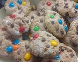 Foto del paso 4 de la receta: Cookies con bizcochuelo de cajita súper express! 🍪🍪🍪