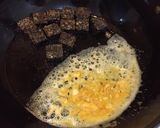 金莎豬血糕炒鴻喜菇的食譜步驟3照片