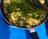 Foto langkah ke 4 dari resep Nasi Goreng Ijo.