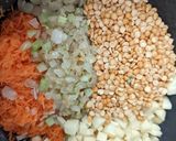 A picture of step 2 of Yellow split pea soup.