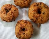 वरण भाताचे मेदूवडे (Varan Bhatache Meduvade Recipe In Marathi) रेसिपी स्टेप 7 फोटो 
