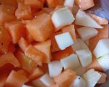 Foto del paso 1 de la receta: Ensalada vegana fresca de pepinos melón y tofu