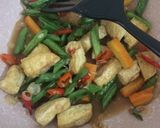 Foto langkah ke 5 dari resep Tumis buncis wortel tahu.
