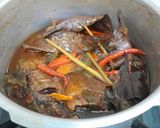 Foto langkah ke 6 dari resep Pindang Presto Ikan Mas ala Ma Ecot (resep 2).
