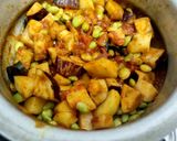 भंडारी स्टाईल पावटयाच्या शेंगाची भाजी (Pavtyachya Shenganchi Bhaji Recipe In Marathi) रेसिपी स्टेप 2 फोटो