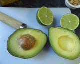 Foto del paso 1 de la receta: Tartar de bonito con aguacate y sésamo tostado