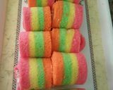 Foto langkah ke 6 dari resep Mini rainbow roll.