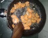 Foto langkah ke 2 dari resep Oseng ayam wortel saos tiram.