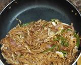 वेज नूडल्स रोल(Veg noodles roll recipe in Hindi) रेसिपी चरण 7 फोटो