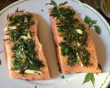 Foto del paso 2 de la receta: Cocina aromática: Salmón, melisa y limón