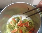 Hình bước làm 6 của món Canh dưa chua cá diêu hồng - ăn kèm rau sống
