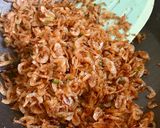 Hình bước làm 3 của món Ruốc Khô Xào Mặn Ngọt