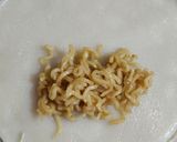 Foto langkah ke 2 dari resep Lumpia isi mie goreng.