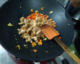 Foto langkah ke 7 dari resep Ayam Goreng Bawang Pedas.