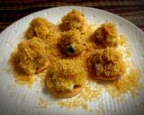 A picture of step 6 of Sev puri.