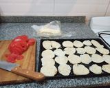 Foto del paso 2 de la receta: Pizzetas con pan sin TACC, hecho a la sartén
