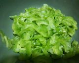 Foto langkah ke 2 dari resep Tumis pare tidak pahit.