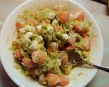 Foto del paso 15 de la receta Ensalada de aguacates con gambas y salsa rosa