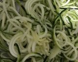 Foto del paso 1 de la receta: Tortilla con fideos de zucchini