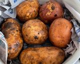 Foto del paso 1 de la receta: Camote asado en olla (con papel)