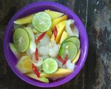 Foto langkah ke 3 dari resep Asinan rambutan + mangga praktis.