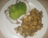 Mozzarellás-avokádós sertésszelet hagymás-petrezselymes krumplival recept fázis 4 fotója