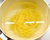 Villámgyors tejszínes-paradicsomos tészta recept fázis 3 fotója