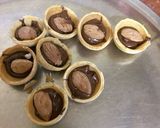 फ़रेरो रॉशर चॉकलेट (Ferrero Rocher Chocolate recipe in Hindi) रेसिपी चरण 2 फोटो