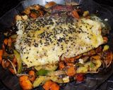 Foto del paso 9 de la receta: Salmón blanco al horno (con manteca, miel y mostaza) sobre verduras