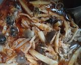 รูปขั้นตอนการทำที่ 6 ของ แกงหน่อไม้ดองใส่เห็ดถอบ 🍄🍲