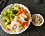 Hình bước làm 3 của món Củ quả hấp chấm muối mè, đậu, điều