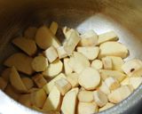 A picture of step 4 of Jaggery sweet potato.