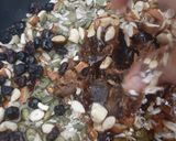 A picture of step 4 of Homemade Granola Bar.