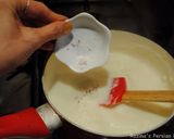 A picture of step 3 of Persian rice flour pudding (Fereni).