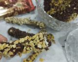 Gambar langkah 6 resipi Jejari roti coklat.