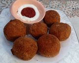 A picture of step 7 of Spicy chicken Cheesy balls (extra cheesy).