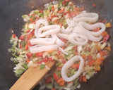 Foto del paso 1 de la receta: Paella de mariscos 🦞🦀🦑🦐