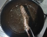 Foto langkah ke 2 dari resep Simple Steak Garlic Butter.