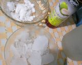 Foto langkah ke 1 dari resep Es Kelapa Muda Merah Putih.