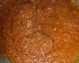 A picture of step 2 of Lahsun kachri chutney.