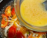 Foto langkah ke 4 dari resep Sup Tomat Telur.