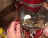 A picture of step 4 of Pumpkin ice cream pie.